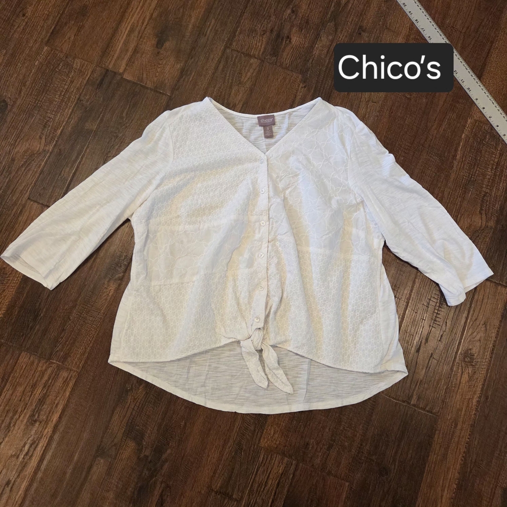 Chico's White Button-Front Tie-Hem V-Neck Top